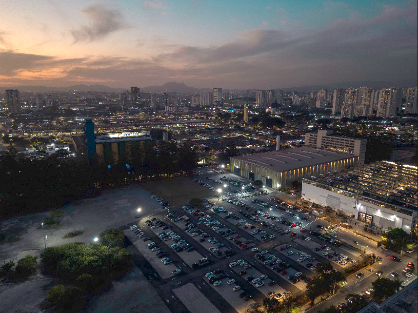 Parking vu par drone après traitement Night Vector